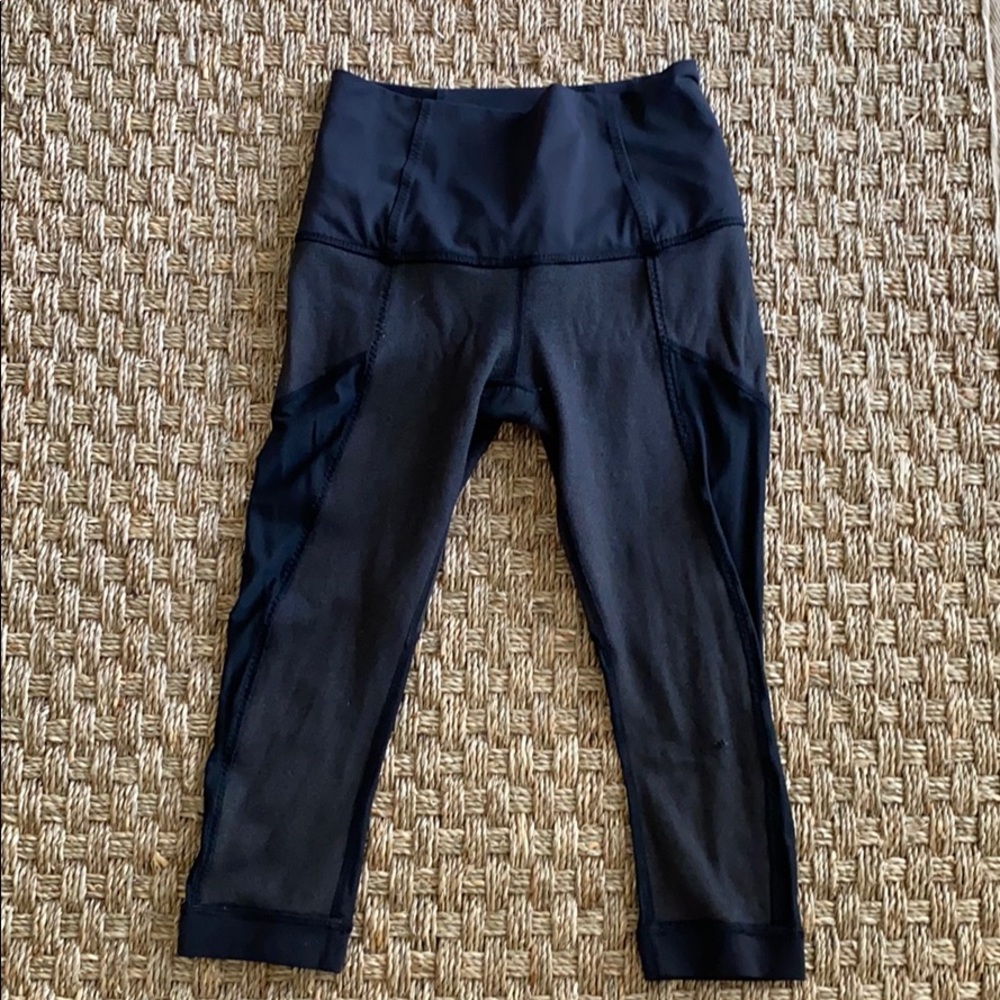 Lululemon Reversible cropped Leggings - Picture 4 of 6